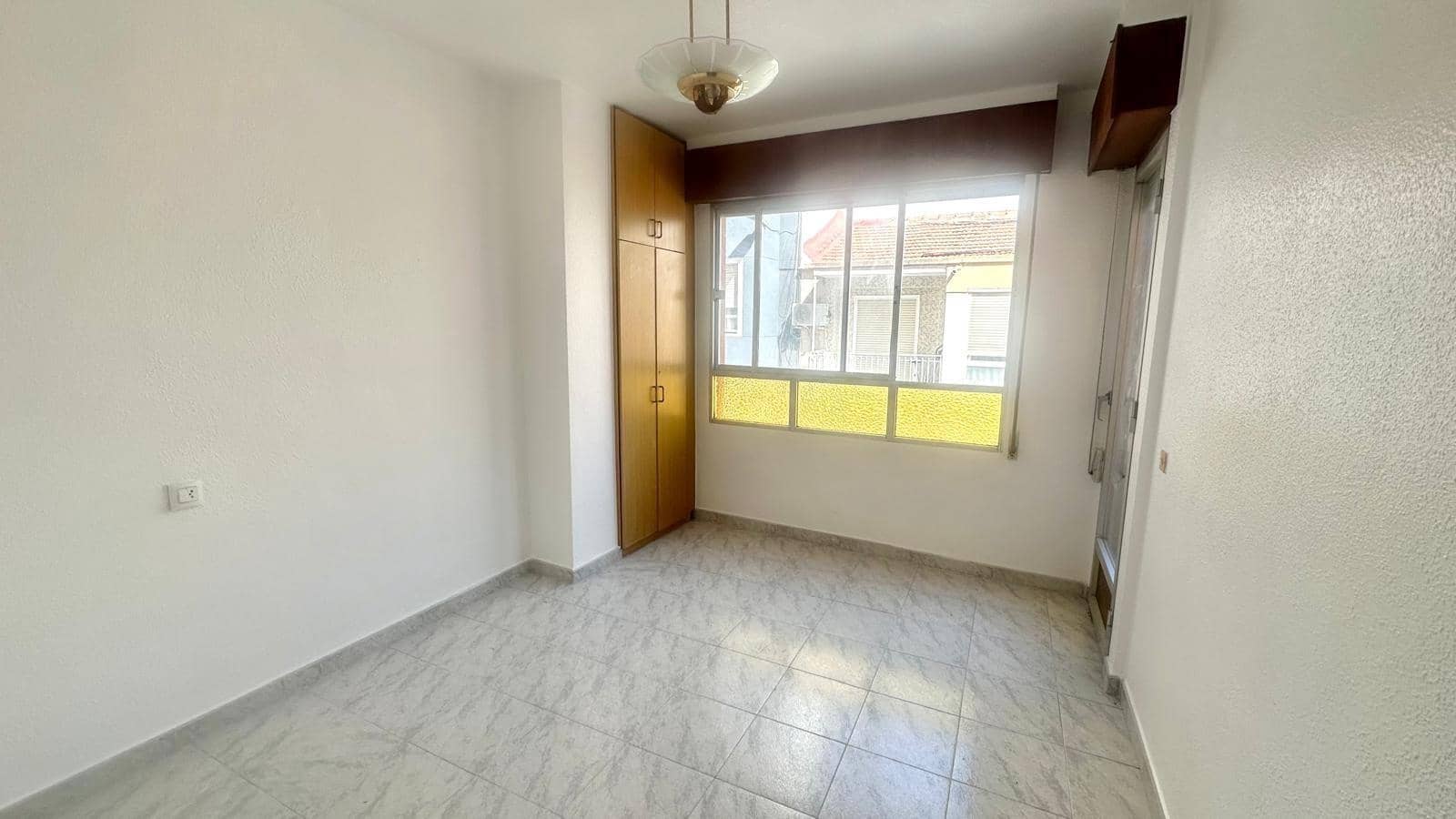 Apartamento de 3 habitaciones en Torrevieja en venta - 165.000 € (Ref: 9559214)