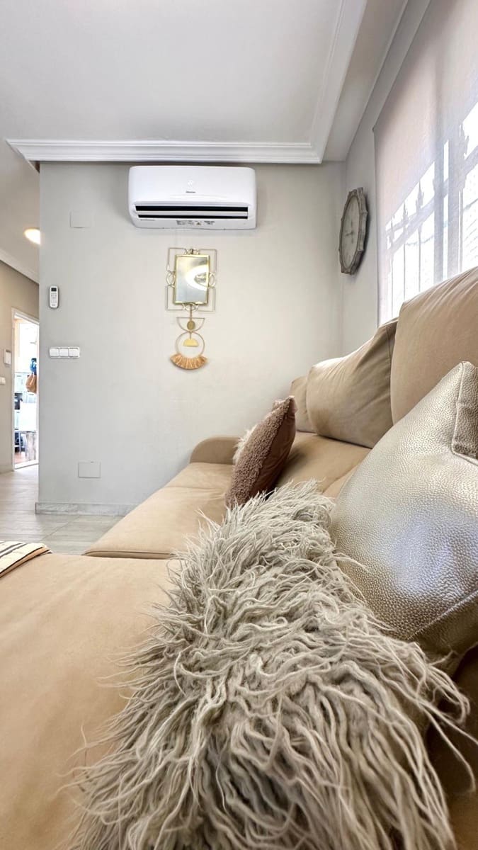 4 makuuhuone Huvila myytävänä paikassa Orihuela Costa mukana uima-altaan - 420 000 € (Ref: 9559218)