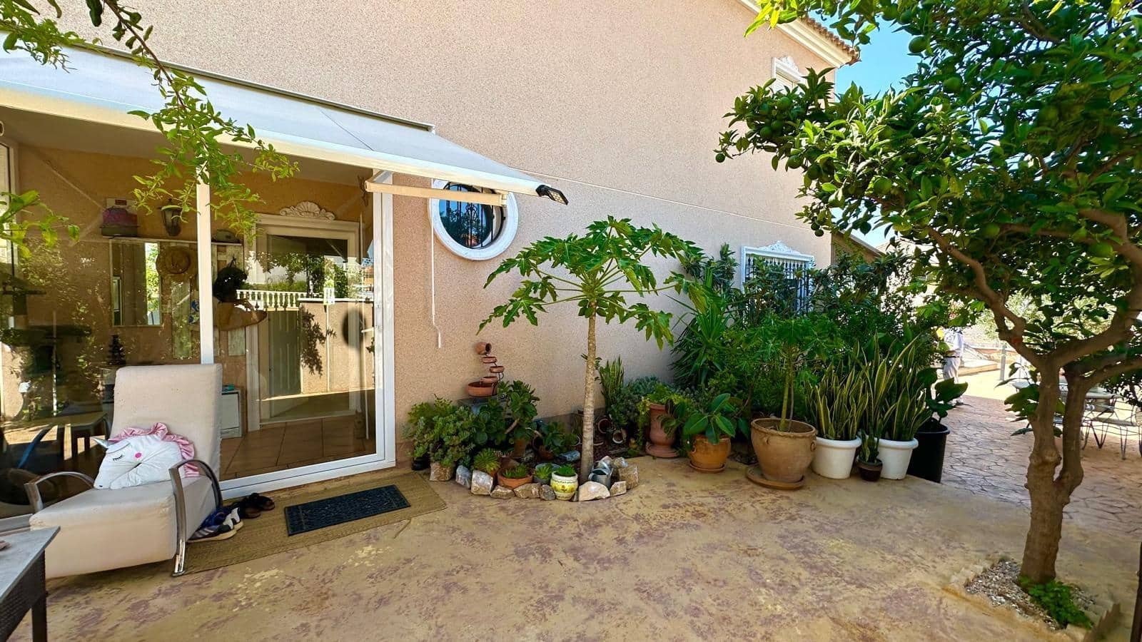 4 makuuhuone Huvila myytävänä paikassa Orihuela Costa mukana uima-altaan - 420 000 € (Ref: 9559218)