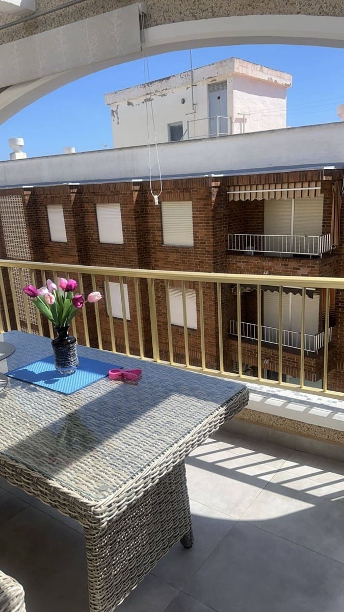 Ático de 3 habitaciones en Torrevieja en venta - 271.000 € (Ref: 9559223)