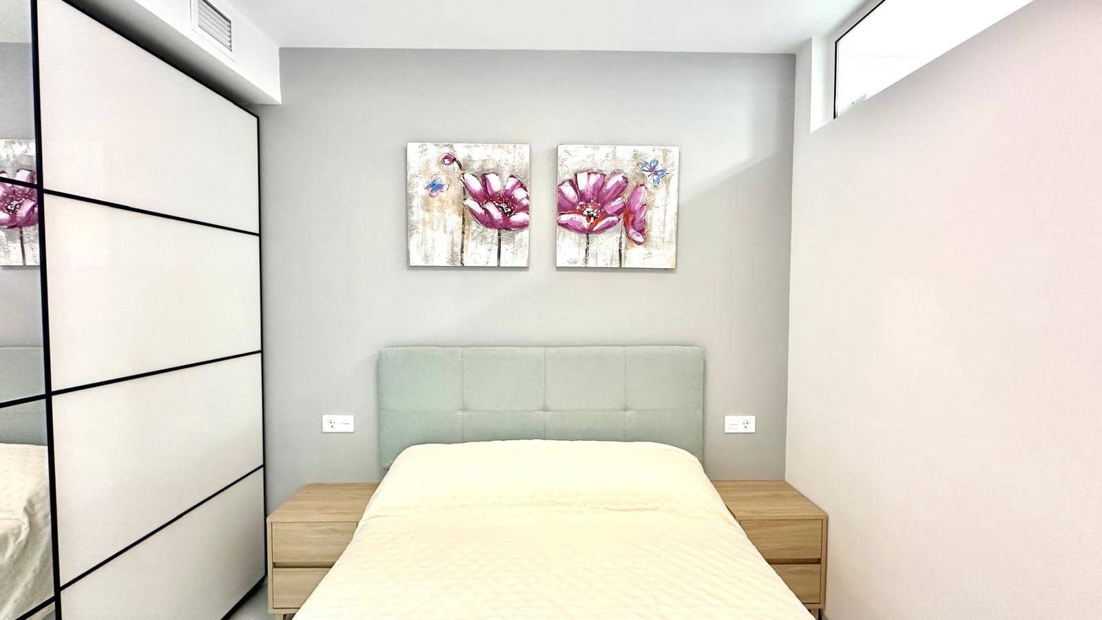 Apartamento de 2 habitaciones en Torrevieja en venta - 235.000 € (Ref: 9559230)