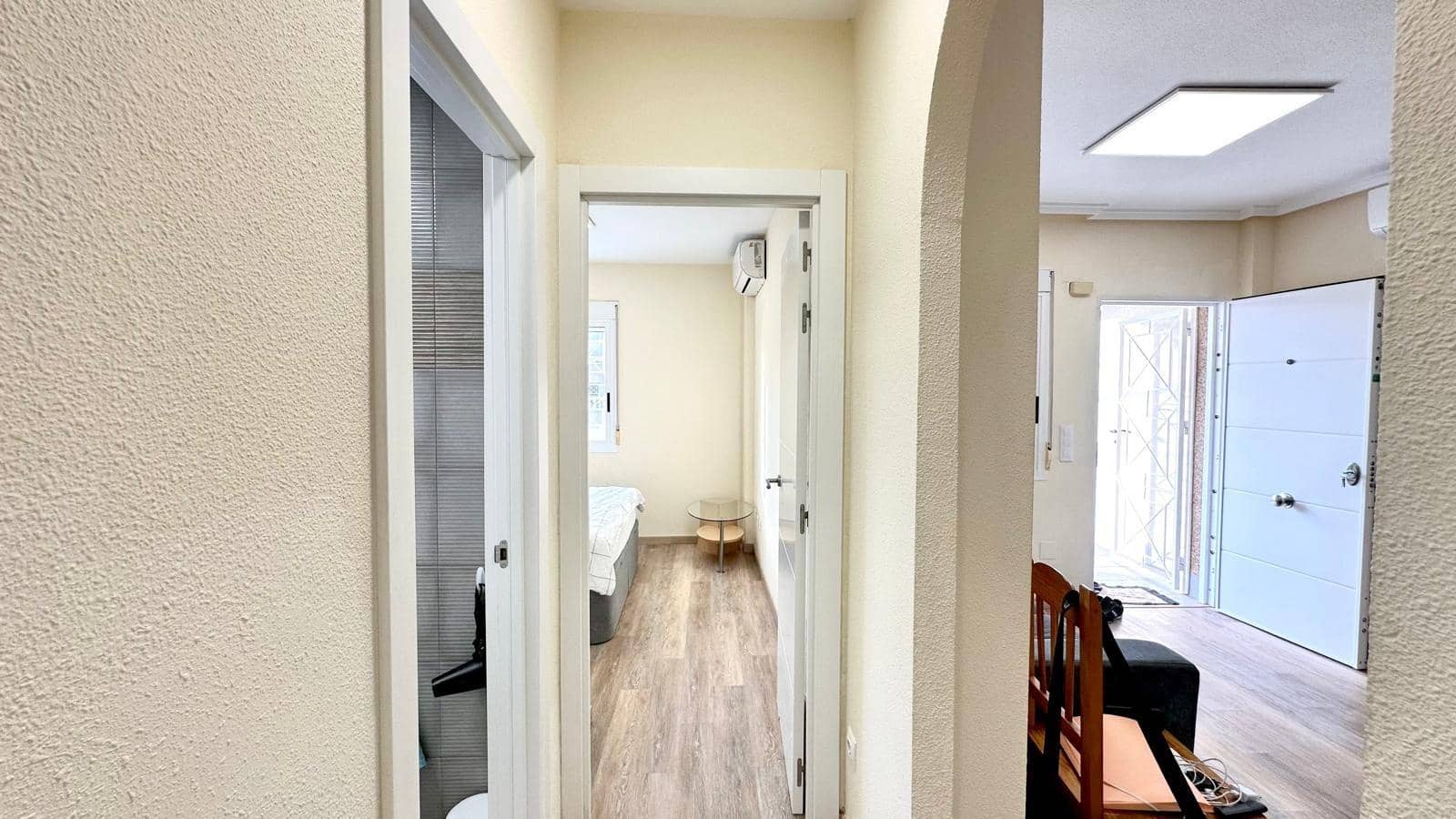 2 soveværelse Bungalow til salg i Torrevieja med swimmingpool - € 194.900 (Ref: 9559232)