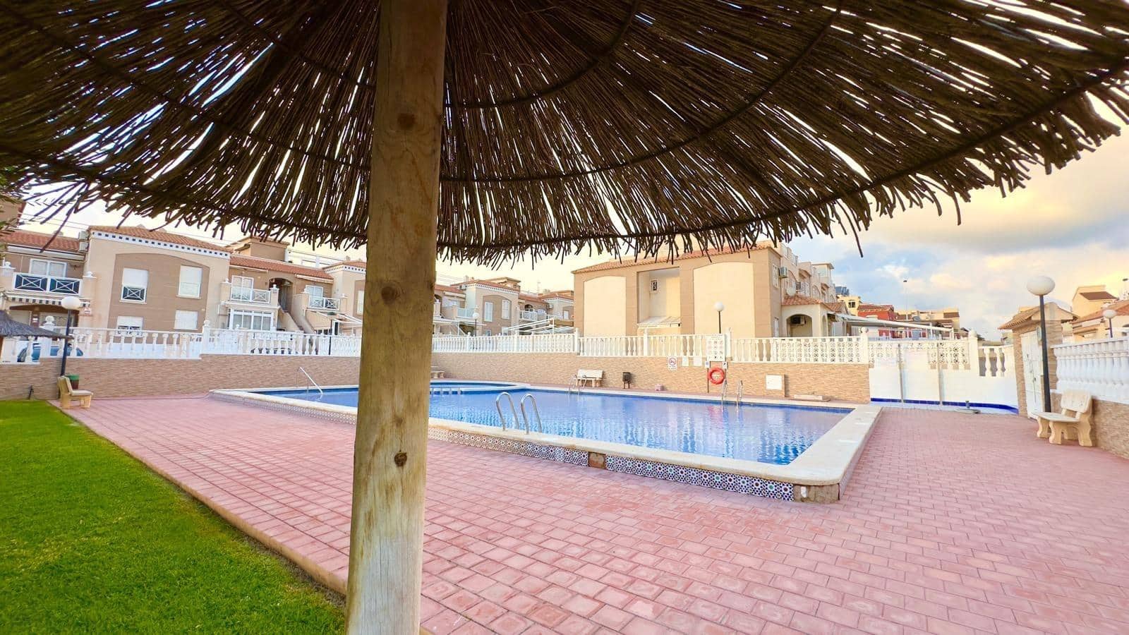 2 soveværelse Bungalow til salg i Torrevieja med swimmingpool - € 194.900 (Ref: 9559232)