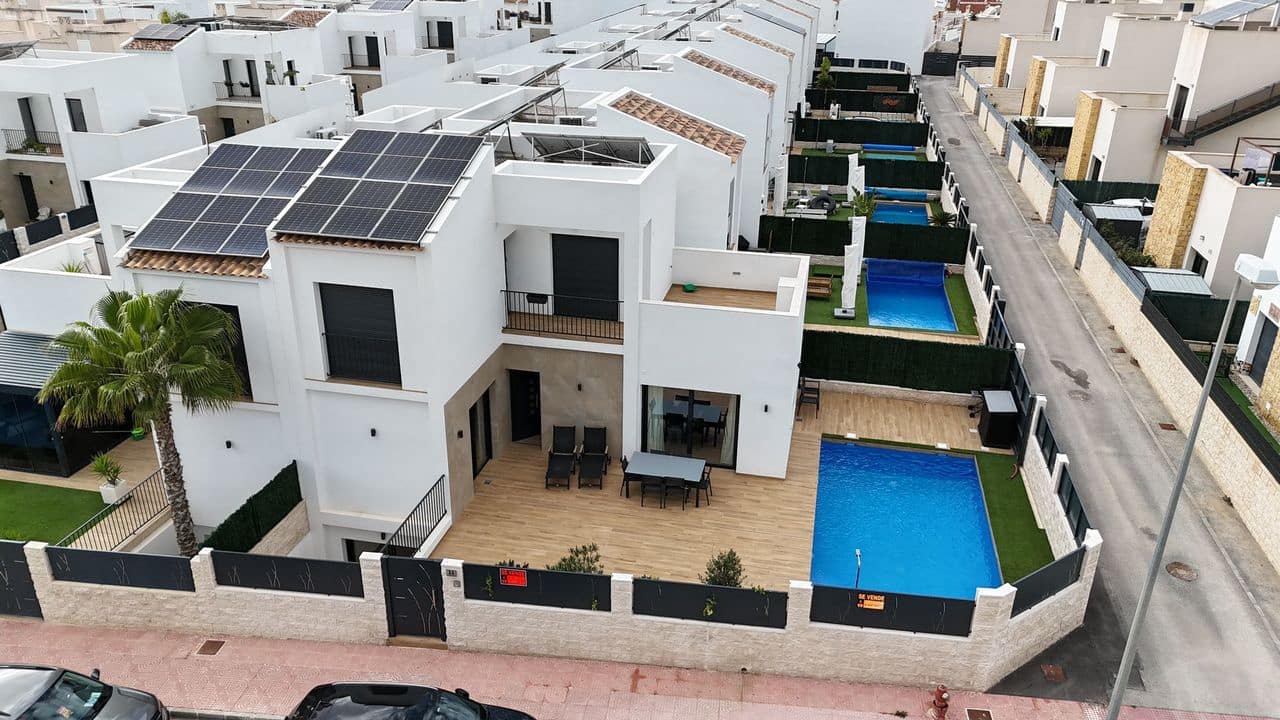 4 sovrum Villa till salu i Ciudad Quesada - 525 000 € (Ref: 9559255)