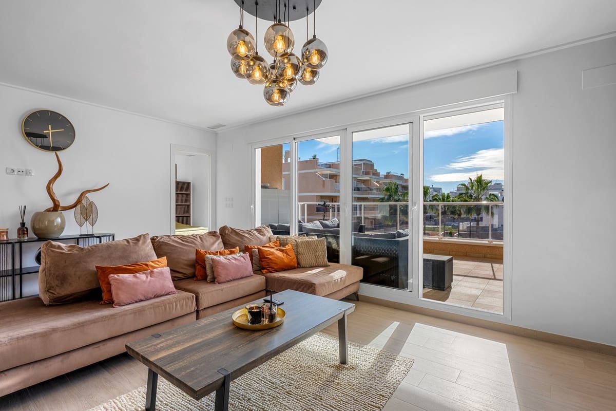 Apartamento de 3 habitaciones en Orihuela en venta con piscina garaje - 349.900 € (Ref: 9596541)