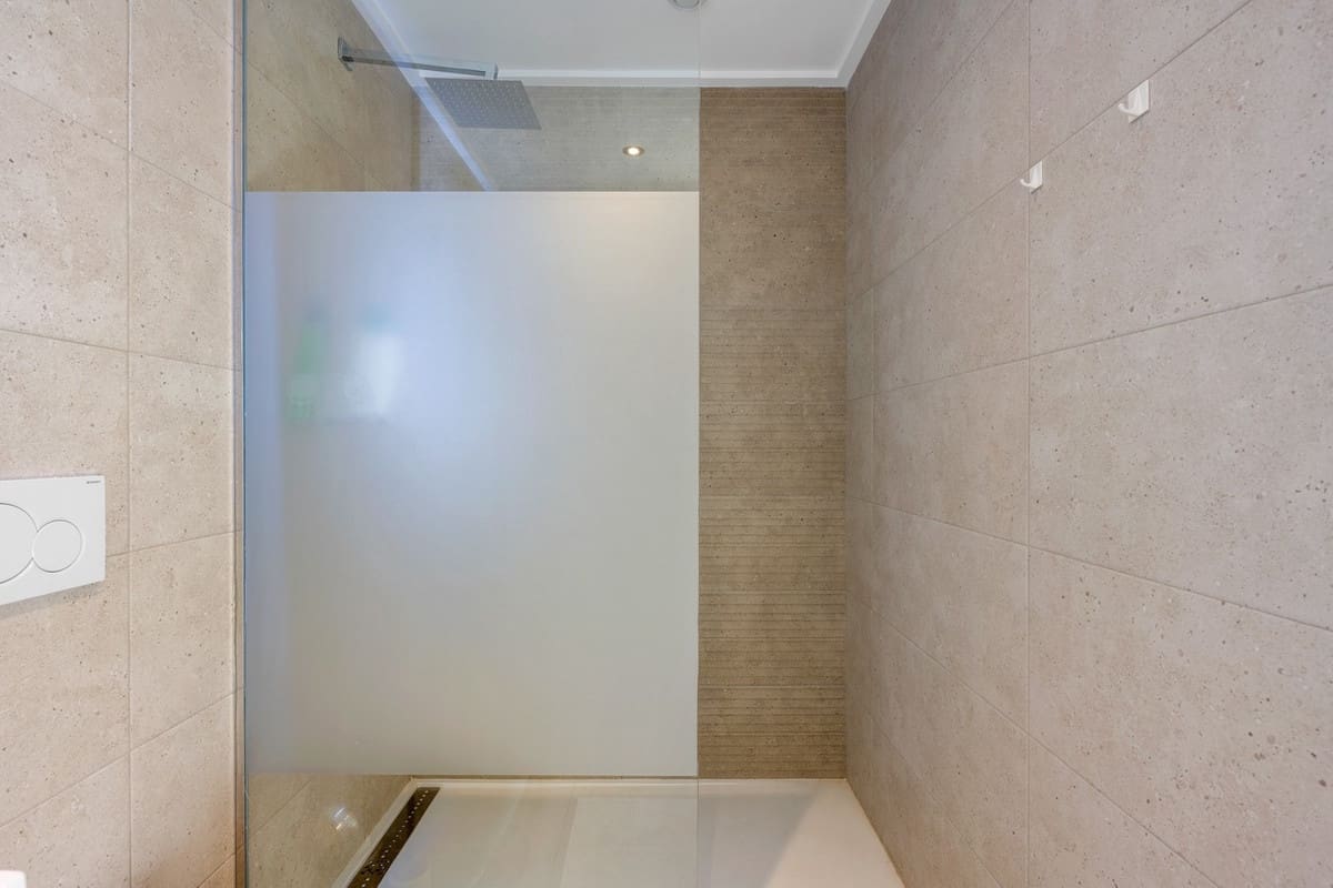 Apartamento de 3 habitaciones en Orihuela en venta con piscina garaje - 349.900 € (Ref: 9596541)