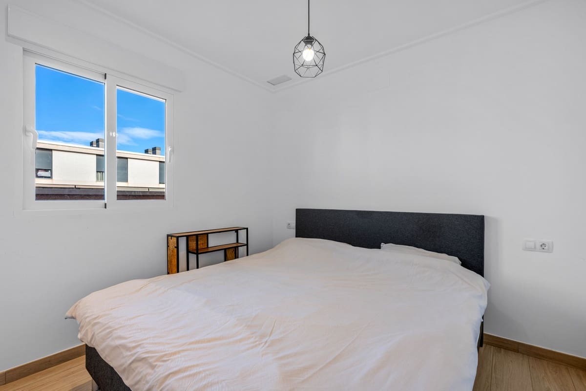 Apartamento de 3 habitaciones en Orihuela en venta con piscina garaje - 349.900 € (Ref: 9596541)