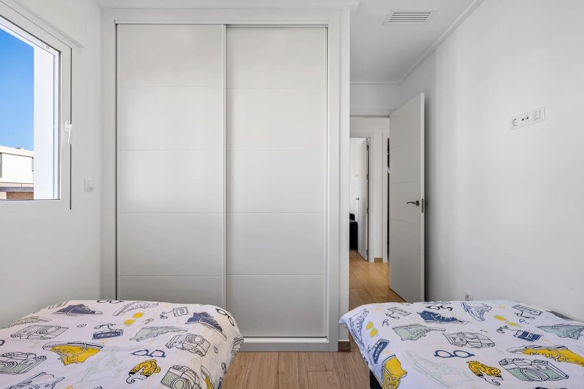 Apartamento de 3 habitaciones en Orihuela en venta con piscina garaje - 349.900 € (Ref: 9596541)