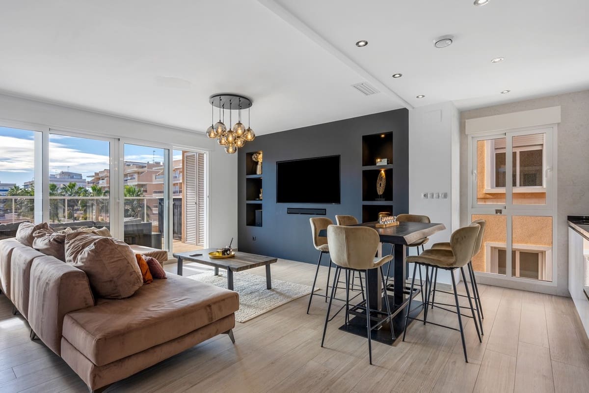 Apartamento de 3 habitaciones en Orihuela en venta con piscina garaje - 349.900 € (Ref: 9596541)