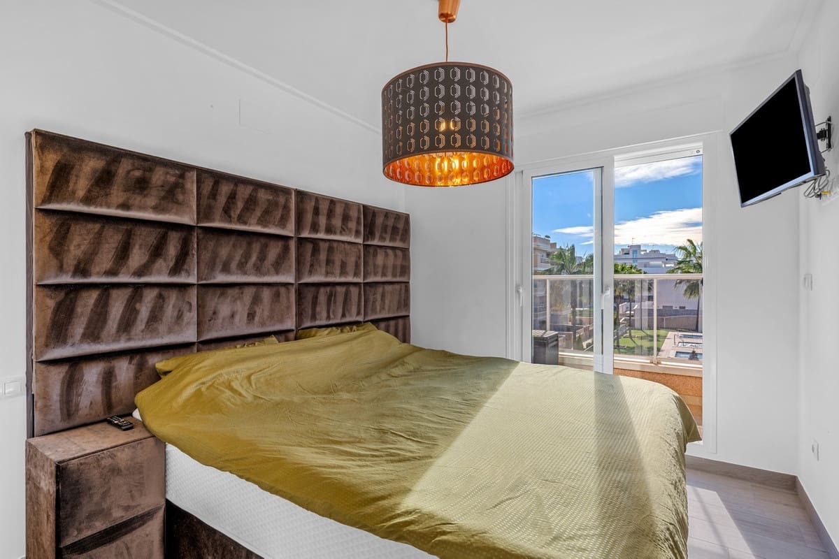 Apartamento de 3 habitaciones en Orihuela en venta con piscina garaje - 349.900 € (Ref: 9596541)