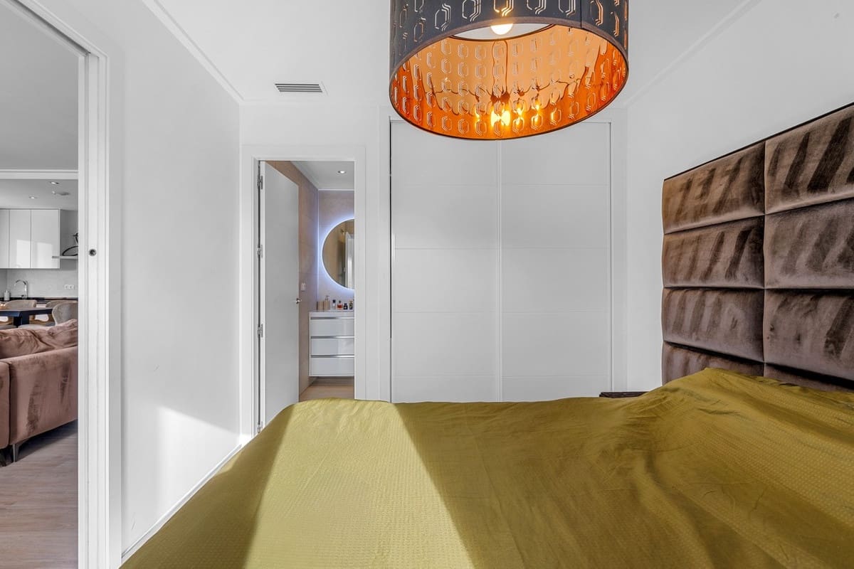 Apartamento de 3 habitaciones en Orihuela en venta con piscina garaje - 349.900 € (Ref: 9596541)