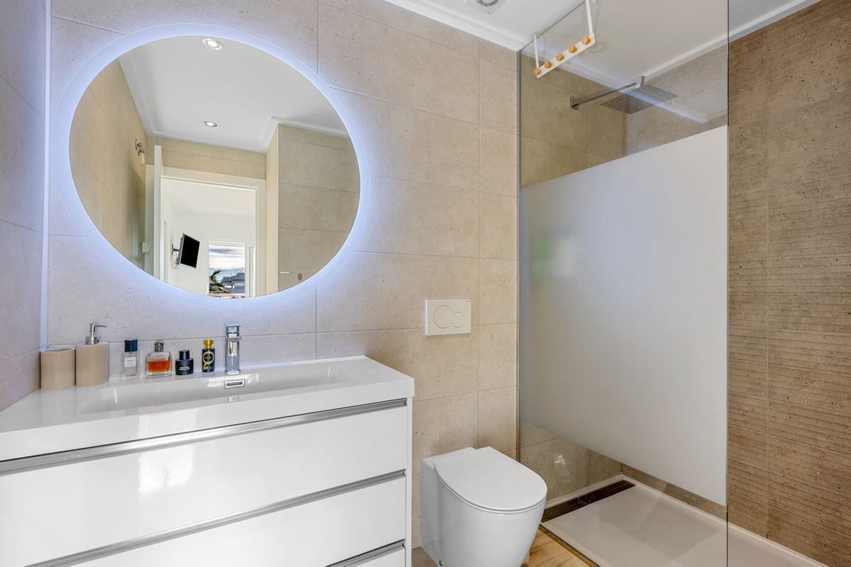 Apartamento de 3 habitaciones en Orihuela en venta con piscina garaje - 349.900 € (Ref: 9596541)