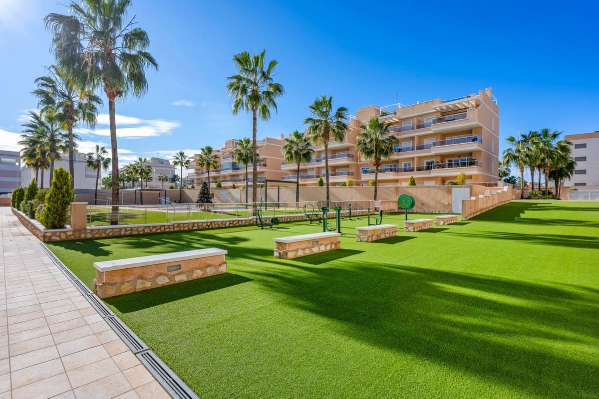 Apartamento de 3 habitaciones en Orihuela en venta con piscina garaje - 349.900 € (Ref: 9596541)