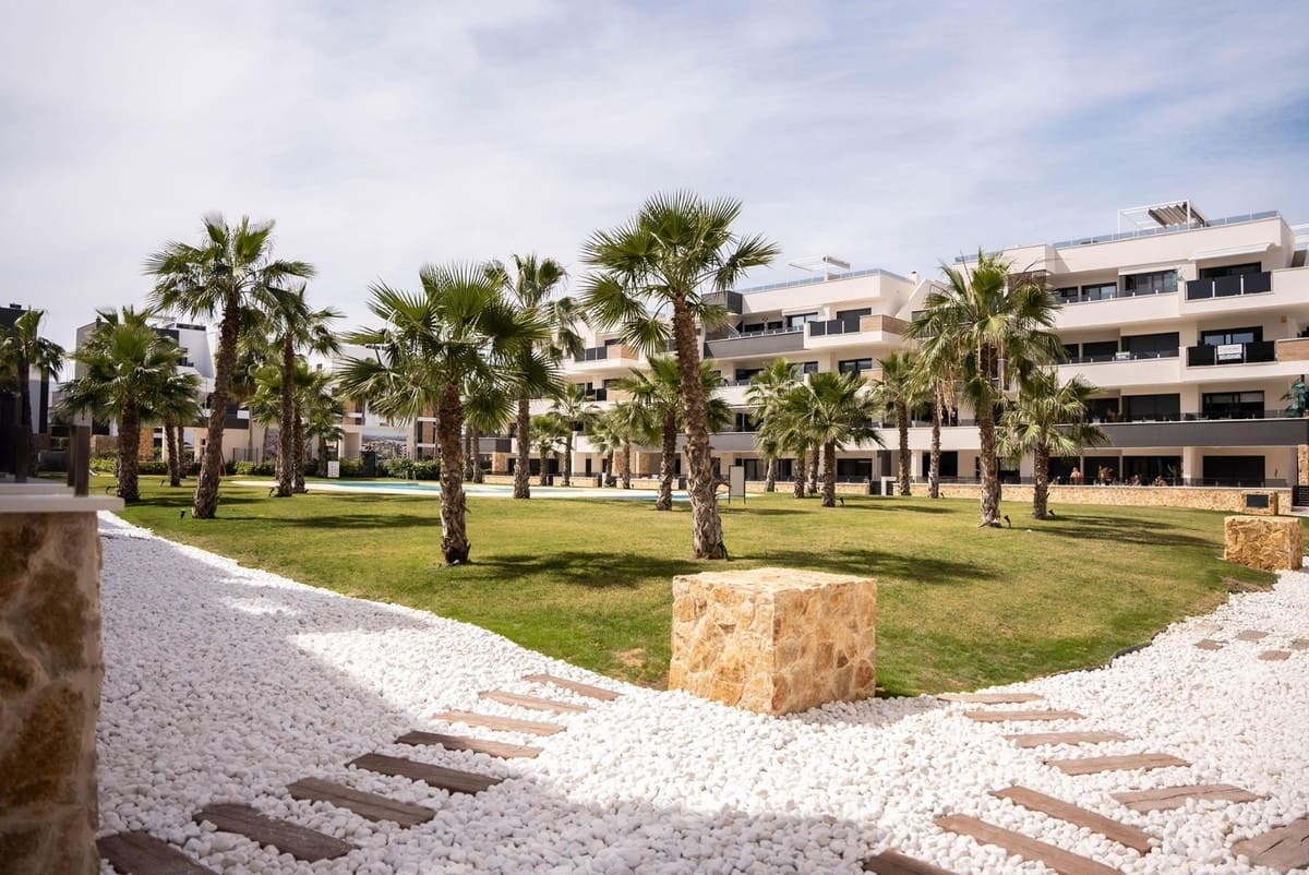 2 bedroom Apartment for sale in Orihuela - € 315,000 (Ref: 9596542)