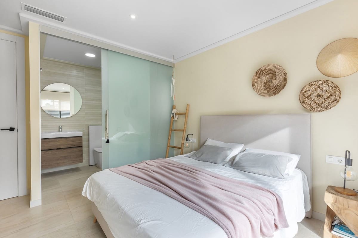 2 soverom Leilighet til salgs i Torrevieja med svømmebasseng - € 295 000 (Ref: 9596545)