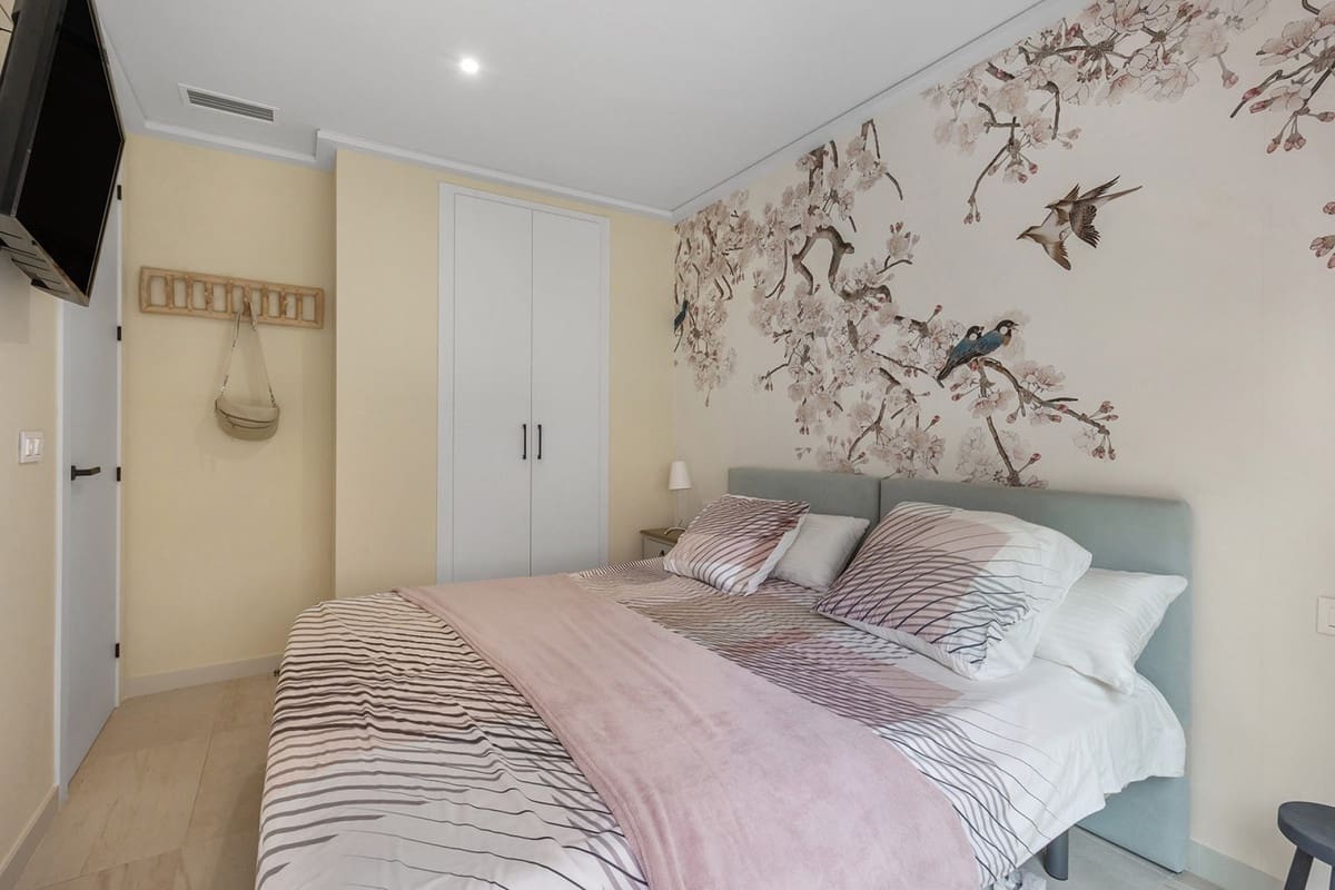 2 soverom Leilighet til salgs i Torrevieja med svømmebasseng - € 295 000 (Ref: 9596545)