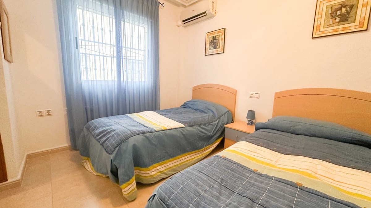 2 bedroom Apartment for sale in Orihuela with pool - € 165,000 (Ref: 9596552)