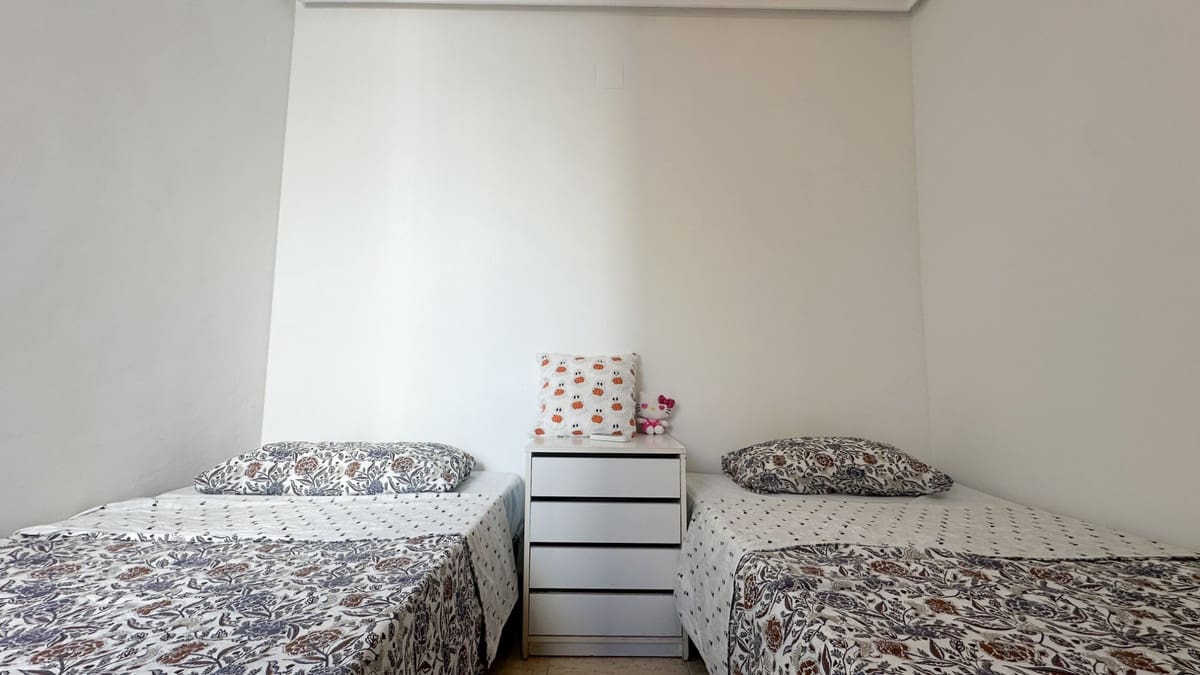 Casa de 2 habitaciones en Torrevieja en venta con piscina - 179.000 € (Ref: 9596553)