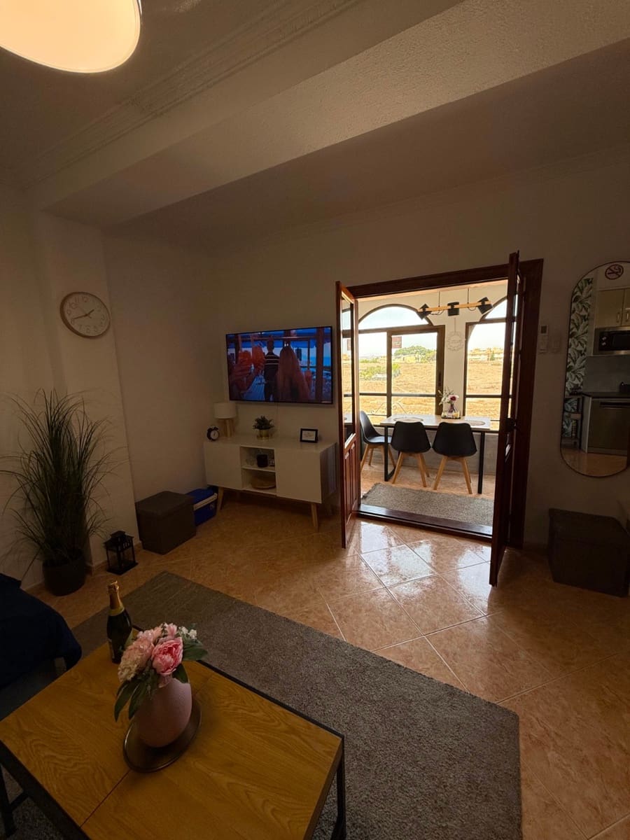 Apartamento de 2 habitaciones en Torrevieja en venta - 145.000 € (Ref: 9596557)