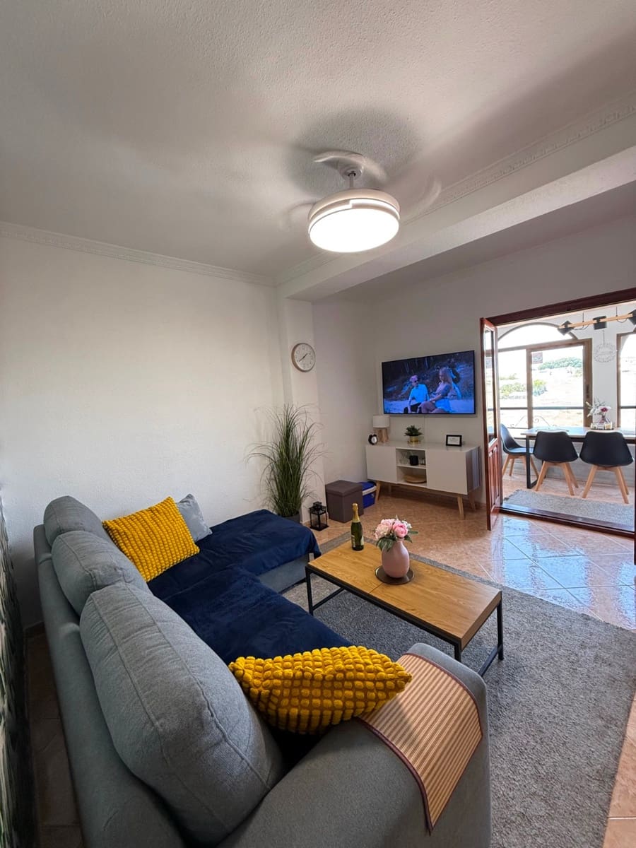 Apartamento de 2 habitaciones en Torrevieja en venta - 145.000 € (Ref: 9596557)