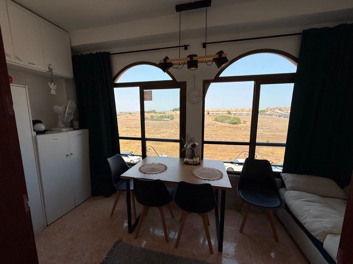 Apartamento de 2 habitaciones en Torrevieja en venta - 145.000 € (Ref: 9596557)