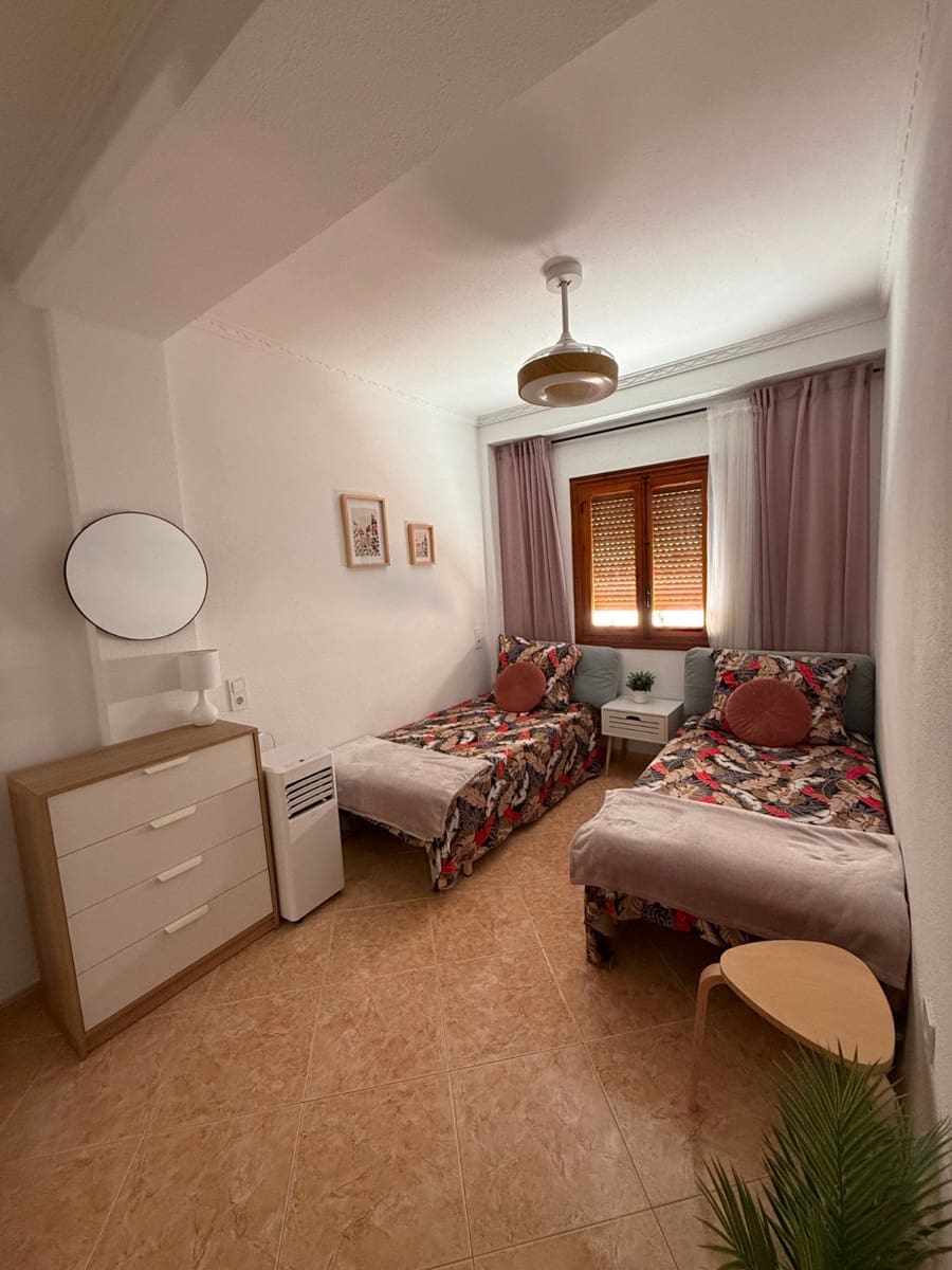 Apartamento de 2 habitaciones en Torrevieja en venta - 145.000 € (Ref: 9596557)