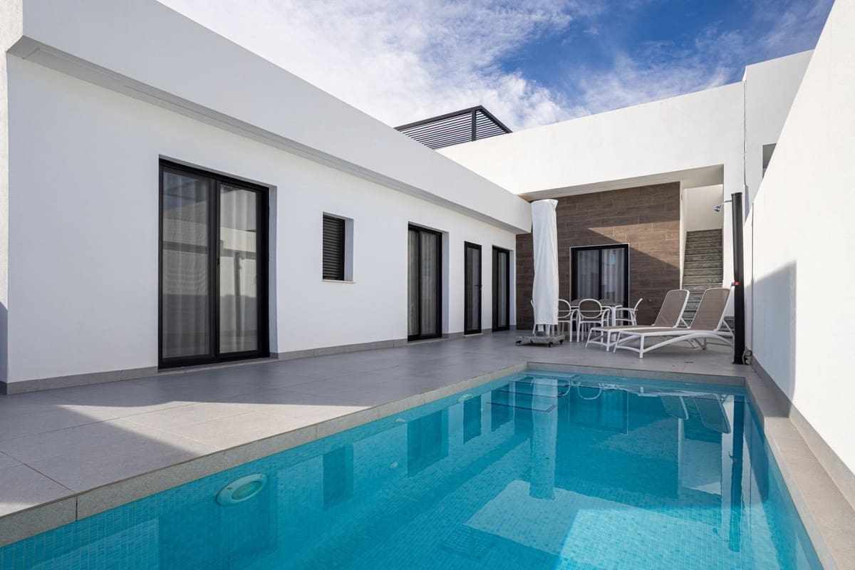 3 bedroom Villa for sale in Roldan with pool - € 285,000 (Ref: 9596558)