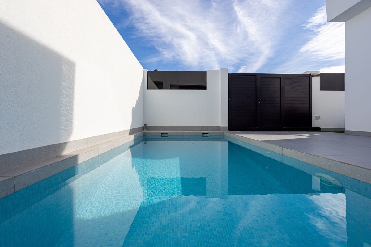 3 bedroom Villa for sale in Roldan with pool - € 285,000 (Ref: 9596558)