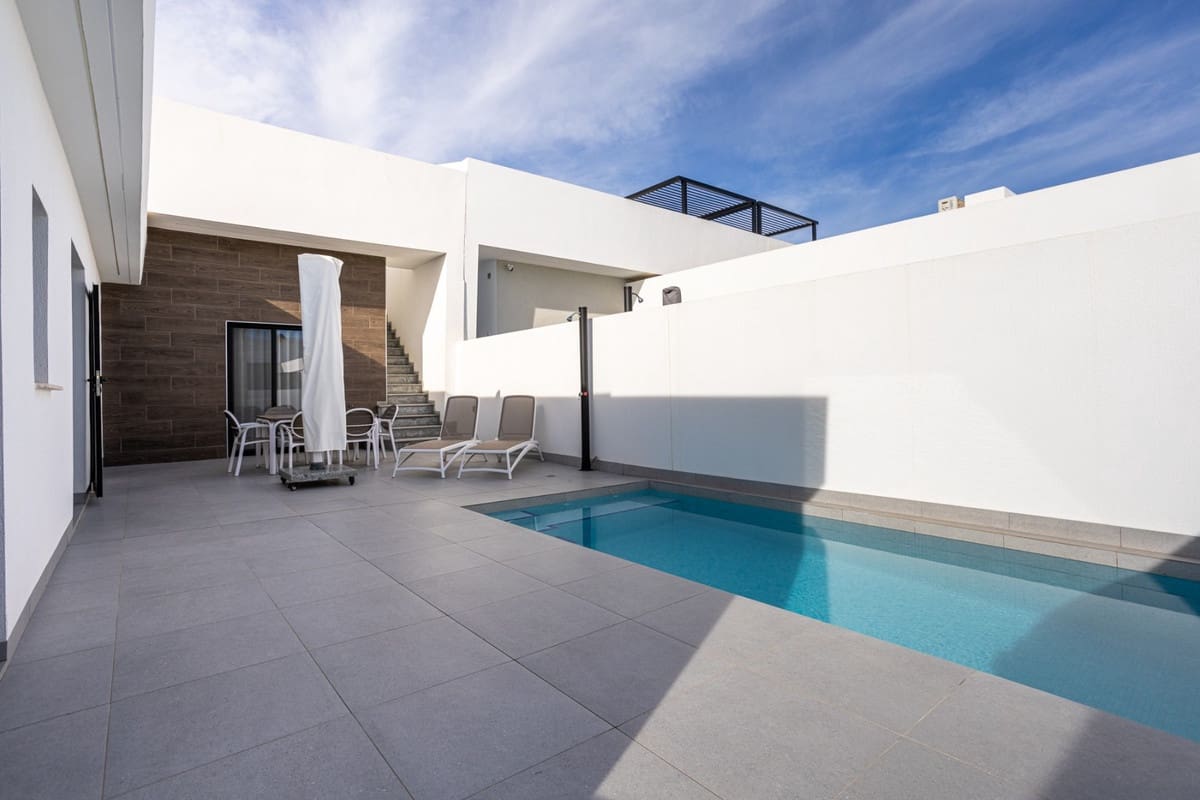3 bedroom Villa for sale in Roldan with pool - € 285,000 (Ref: 9596558)