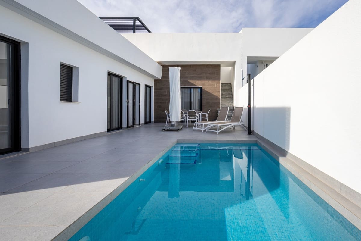 3 bedroom Villa for sale in Roldan with pool - € 285,000 (Ref: 9596558)