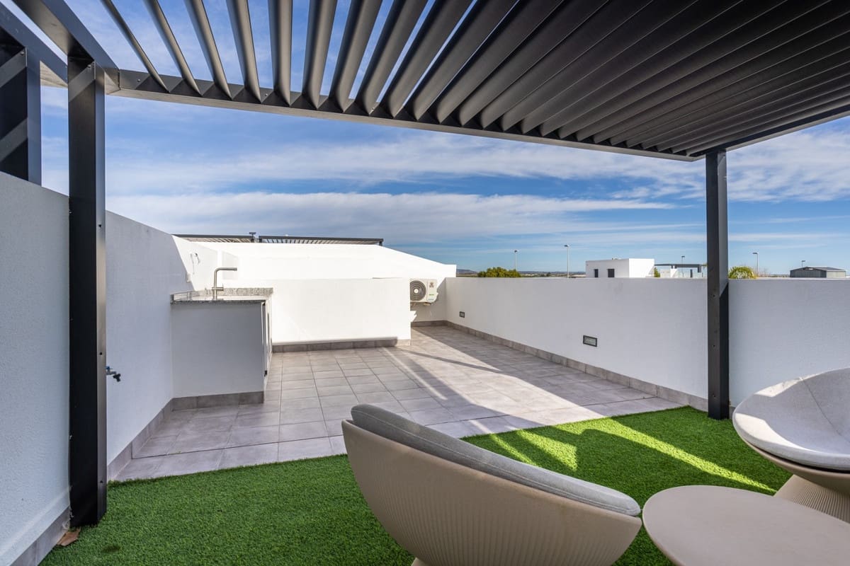 3 bedroom Villa for sale in Roldan with pool - € 285,000 (Ref: 9596558)