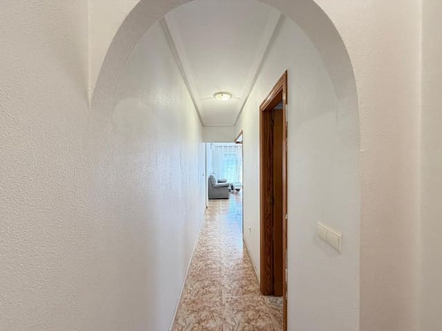 2 makuuhuone Huoneisto myytävänä paikassa Puerto Deportivo, Torrevieja - 179 000 € (Ref: 9596560)