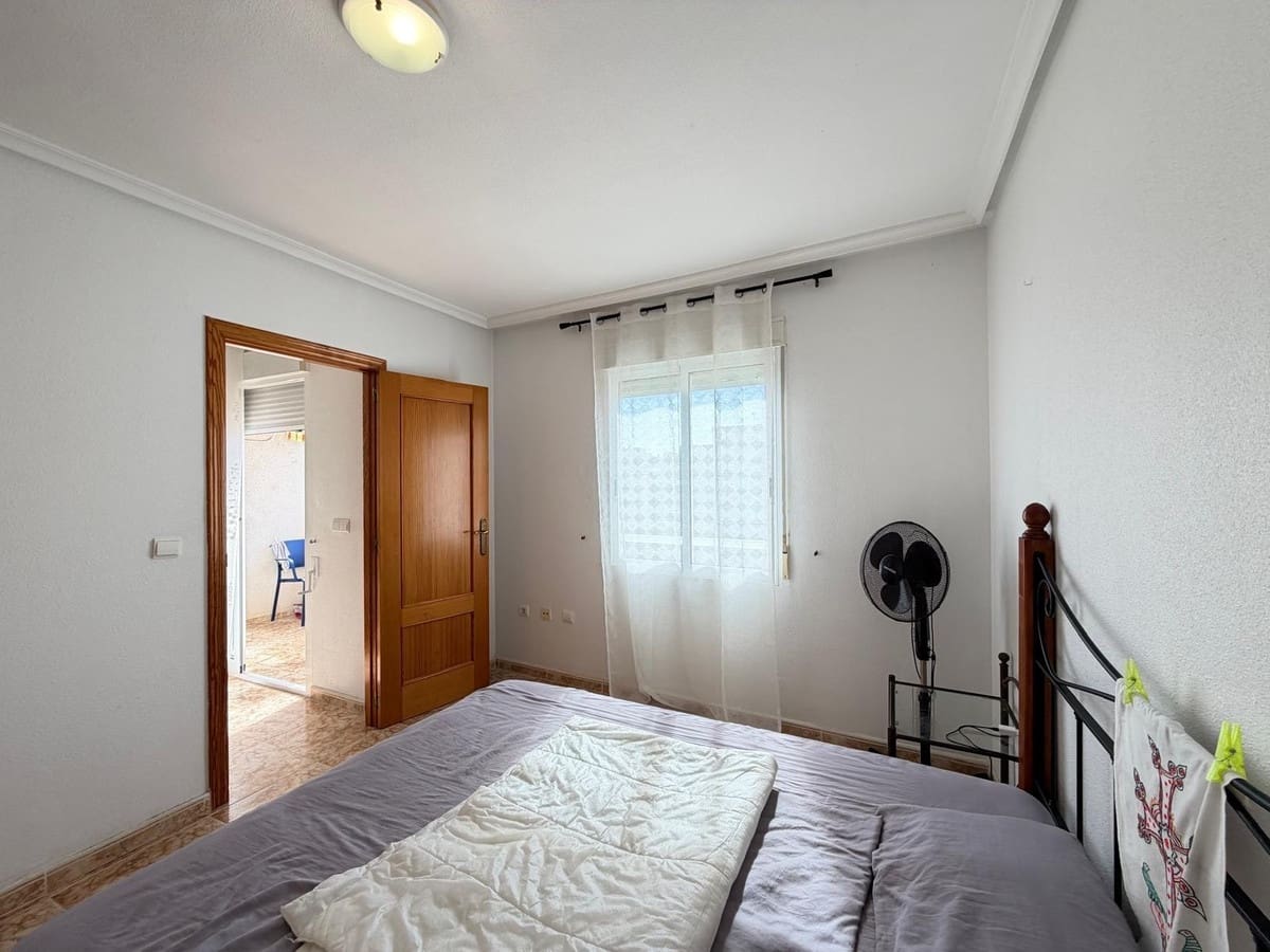2 makuuhuone Huoneisto myytävänä paikassa Torrevieja - 179 000 € (Ref: 9596560)