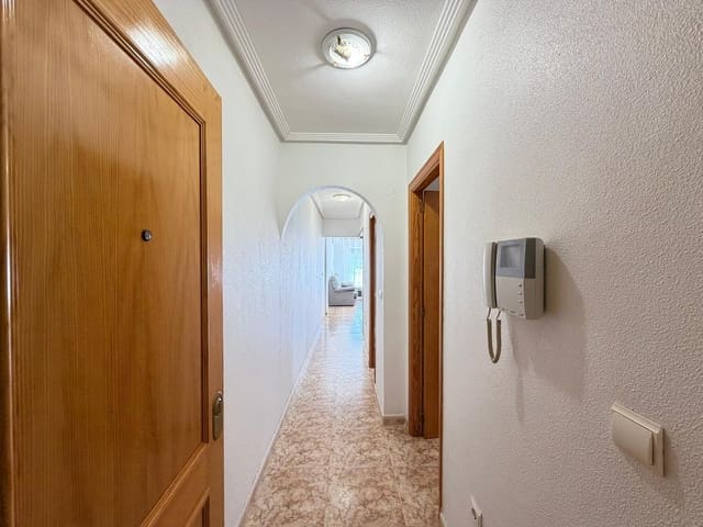 2 makuuhuone Huoneisto myytävänä paikassa Puerto Deportivo, Torrevieja - 179 000 € (Ref: 9596560)