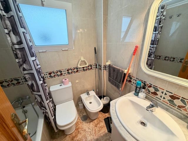 2 sovrum Lägenhet till salu i Puerto Deportivo, Torrevieja - 179 000 € (Ref: 9596560)