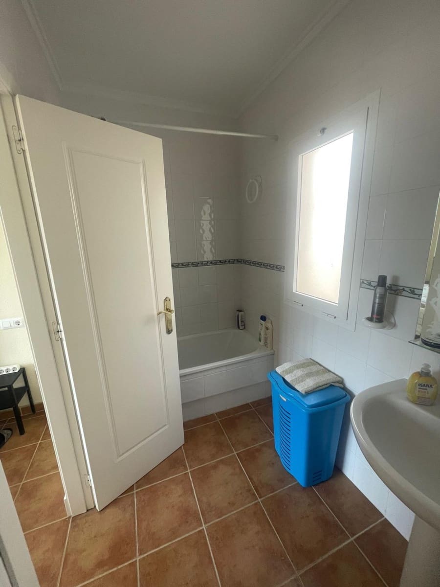 3 quarto Moradia Geminada para venda em Torrevieja com piscina - 262 000 € (Ref: 9601494)