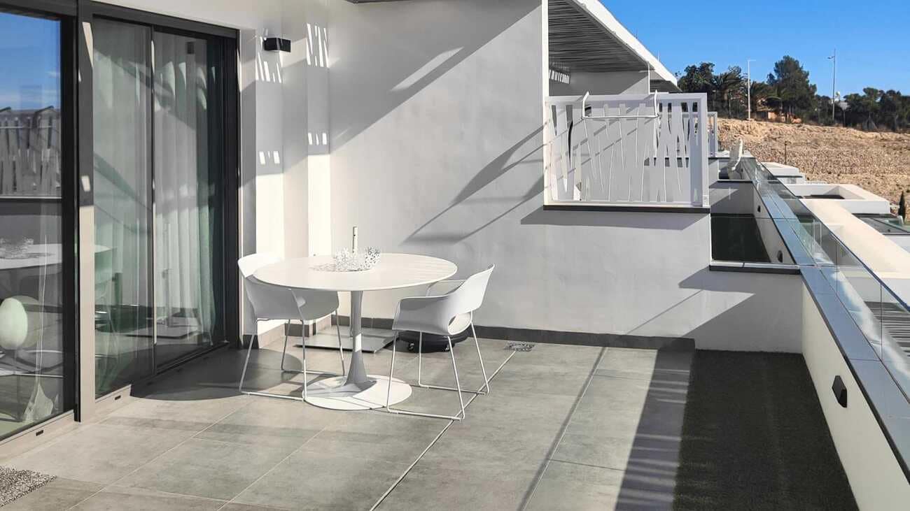 2 bedroom Apartment for sale in Finestrat with pool - € 426,500 (Ref: 9601501)