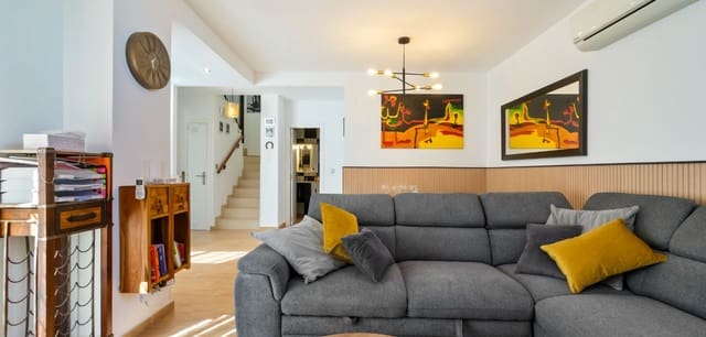 3 makuuhuone Omakotitalo myytävänä paikassa Blue Lagoon mukana uima-altaan - 288 000 € (Ref: 9601504)