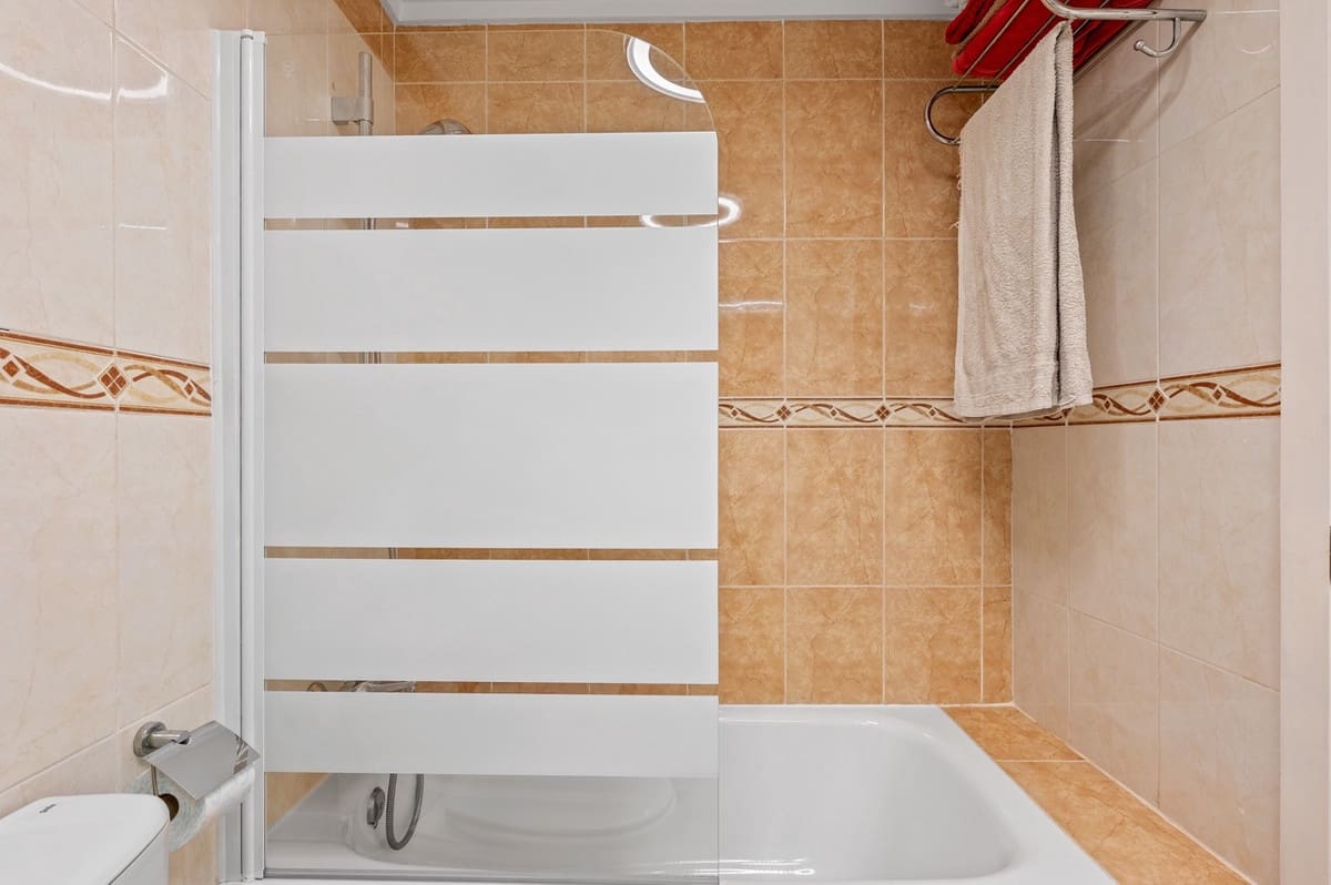 5 bedroom Apartment for sale in Rojales with pool - € 276,000 (Ref: 9601509)