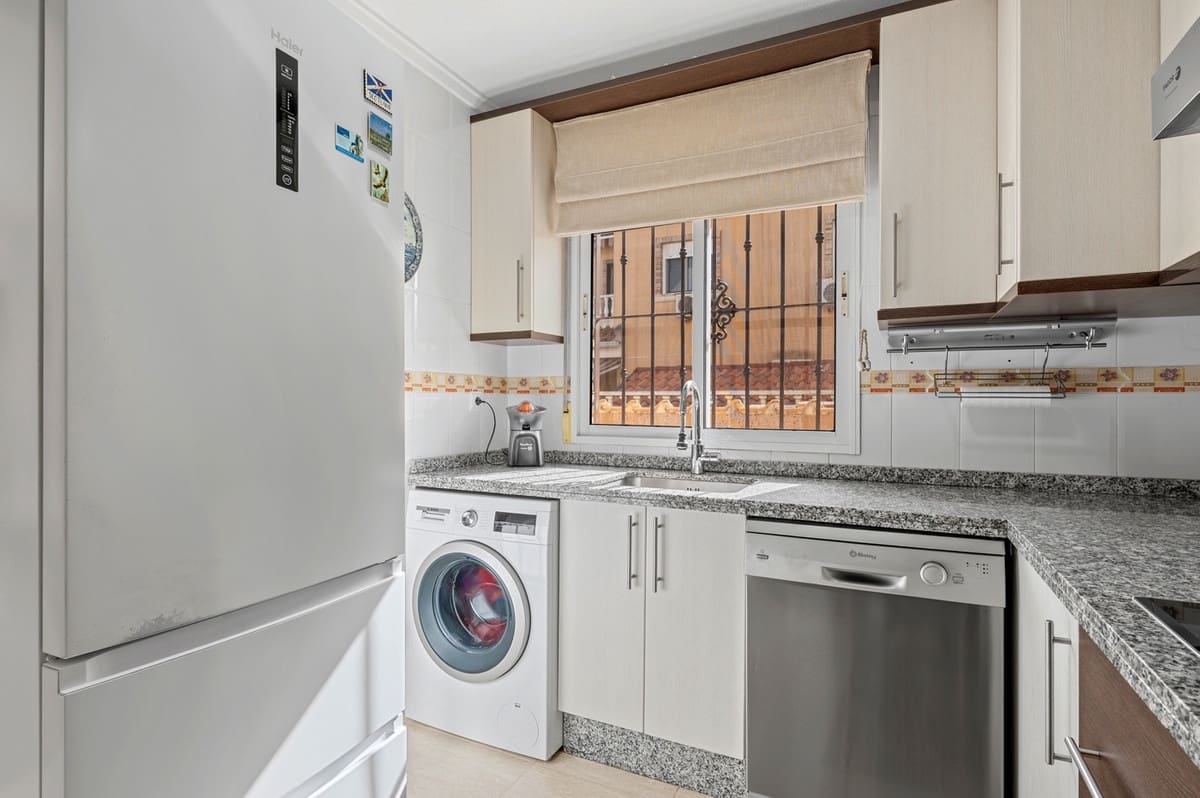 5 bedroom Apartment for sale in Rojales with pool - € 276,000 (Ref: 9601509)