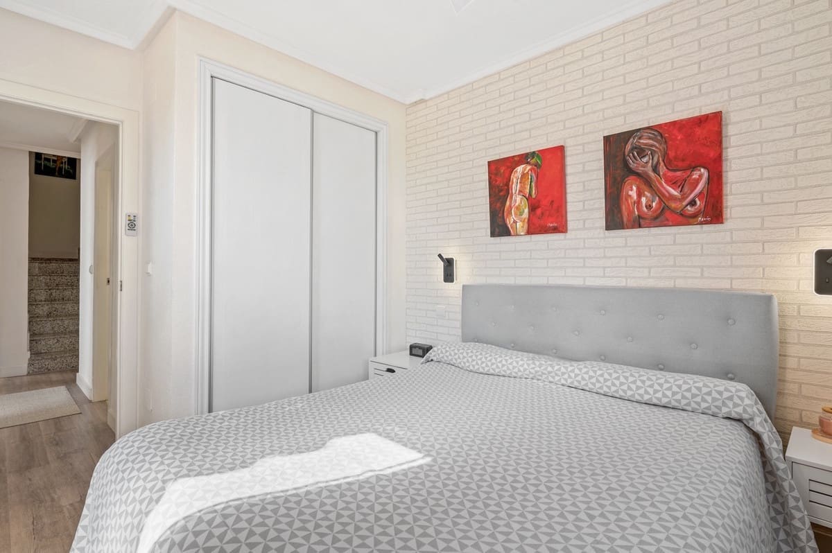 5 bedroom Apartment for sale in Rojales with pool - € 276,000 (Ref: 9601509)