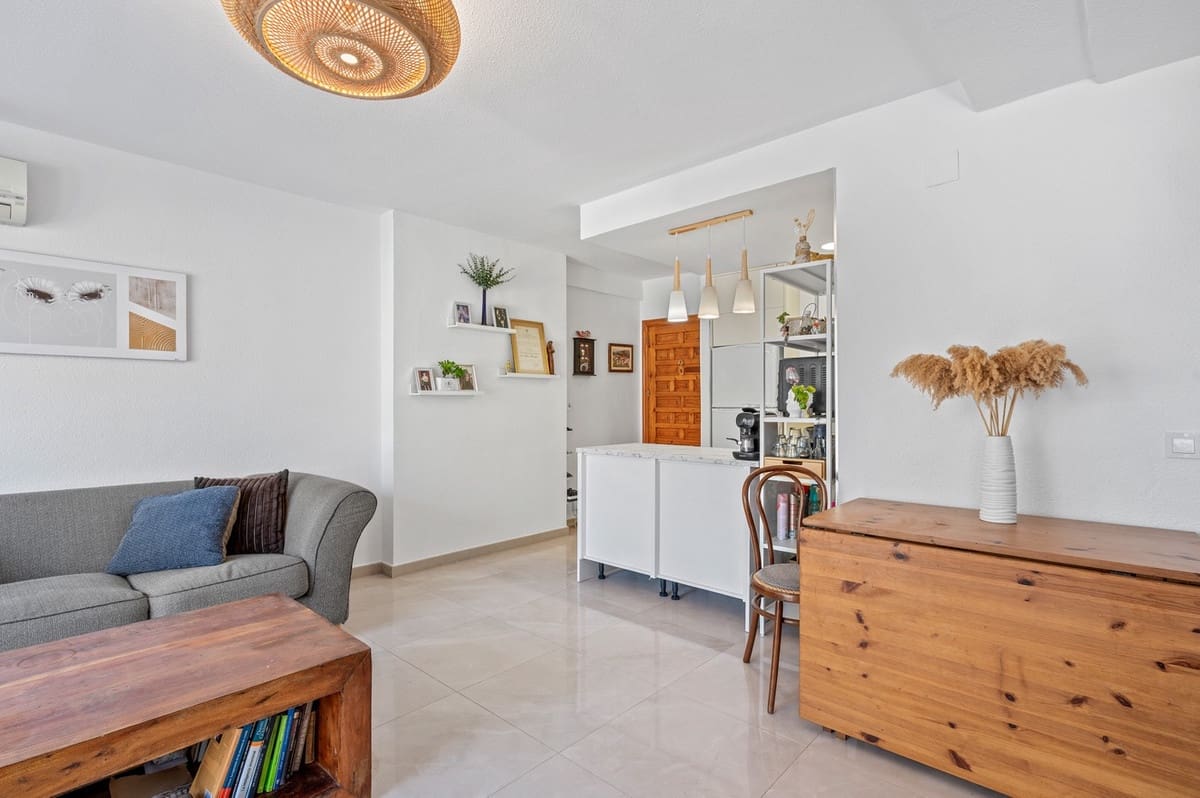 2 soveværelse Lejlighed til salg i La Nucia med swimmingpool - € 175.000 (Ref: 9601514)