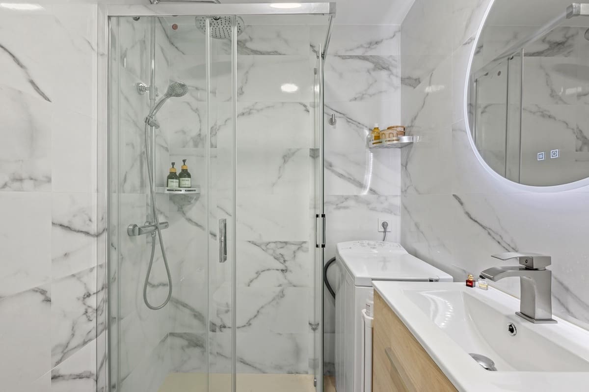 2 soveværelse Lejlighed til salg i La Nucia med swimmingpool - € 175.000 (Ref: 9601514)