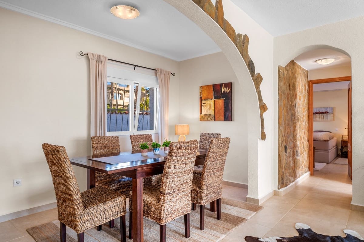 3 bedroom Villa for sale in Rojales with pool garage - € 445,000 (Ref: 9601515)