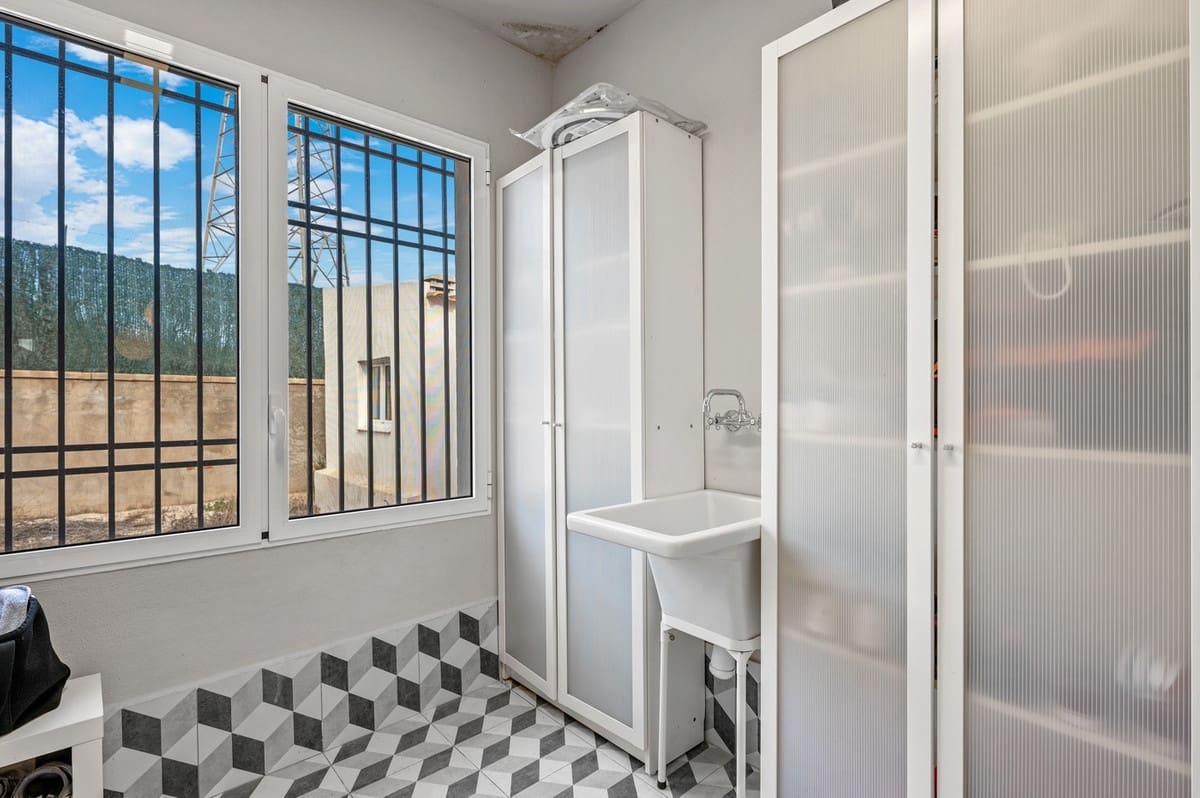 3 soverom Hus til salgs i Elche / Elx med svømmebasseng garasje - € 385 000 (Ref: 9601516)