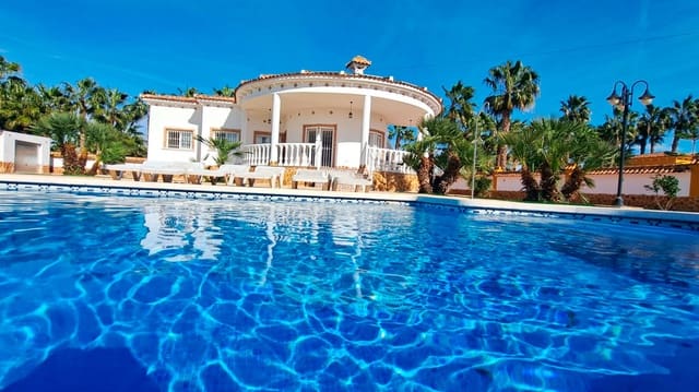 3 bedroom Villa for sale in Catral with pool garage - € 430,000 (Ref: 9619638)