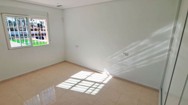 3 bedroom Villa for sale in Catral with pool garage - € 430,000 (Ref: 9619638)