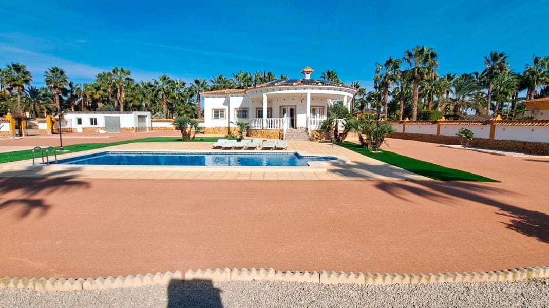 3 bedroom Villa for sale in Catral with pool garage - € 430,000 (Ref: 9619638)