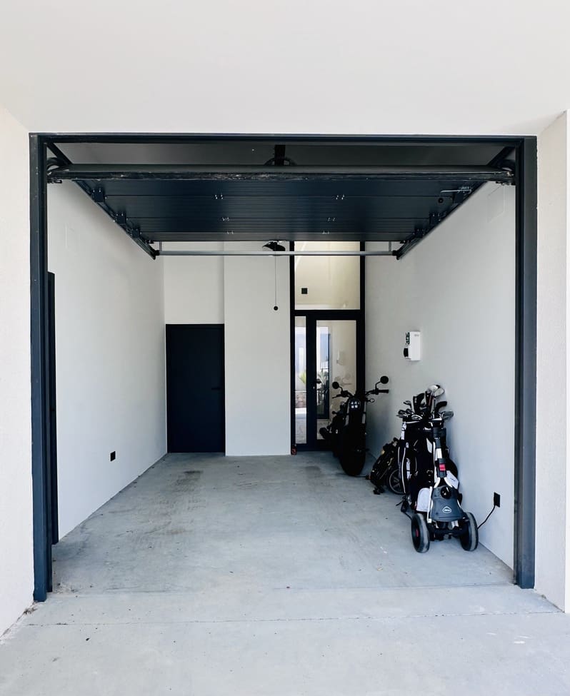 4 makuuhuone Huvila myytävänä paikassa Rojales mukana uima-altaan 
autotalli - 789 000 € (Ref: 9619650)