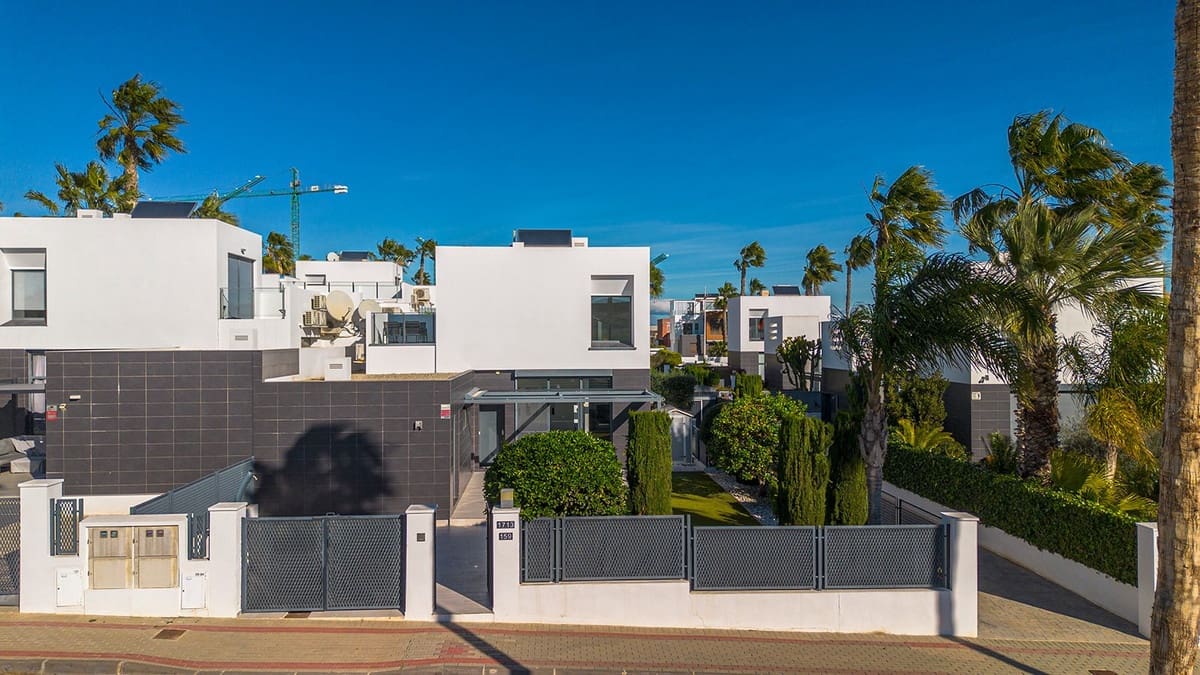 3 sypialnia Willa na sprzedaż w Algorfa z basenem - 349 900 € (Ref: 9626016)